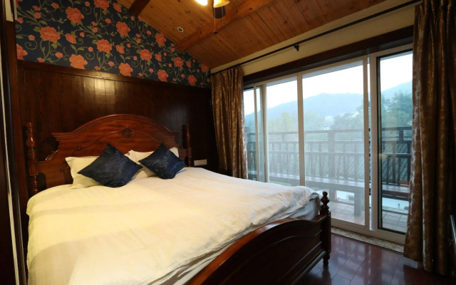 Westlake Hostel Man Juelong branch