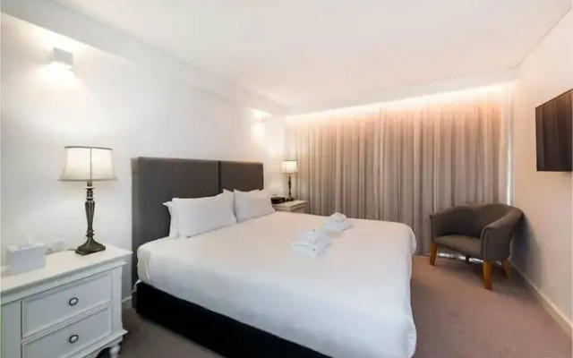 The Nest - Stylish Modern Room with Rooftop Terrace