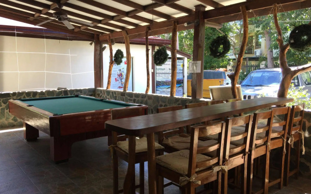 TipTop Hotel, Resto and Delishop