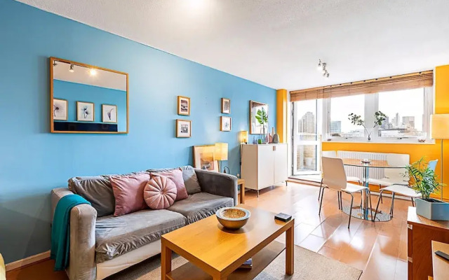 Chancery Lane Gem w/ Balcony and Lift