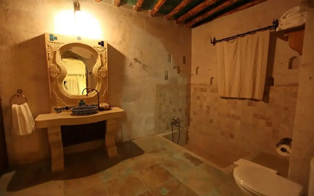 Blue Valley Cave Hotel