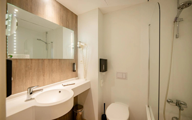 Hotel & Aparthotel Casteau Resort Mons