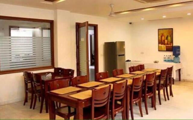 Mint Sarojville Suites