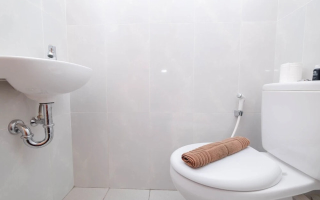 Best Choice Studio at Evenciio Apartment near UI