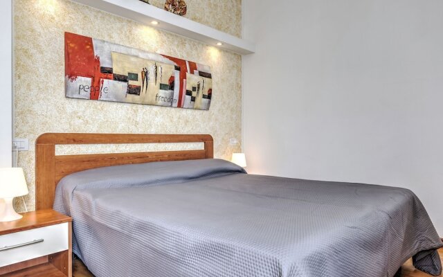 Beautiful Holiday Home In Cola With Swimming pool