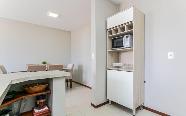 Apto em Condominio pe na Areia, c/ Piscina Mhr308