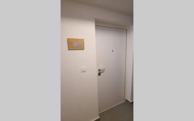 MARIA, Modern studio apartment with private parking