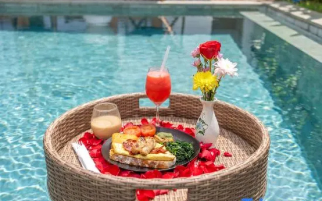 Dasha 2 - Chic 2BR Canggu Hideaway with Spacious Pool & Patio – Meal – Kerobokan Kelod