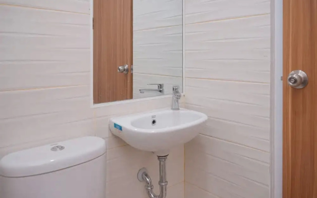Warm And Simply Studio At Cisauk Point Apartment
