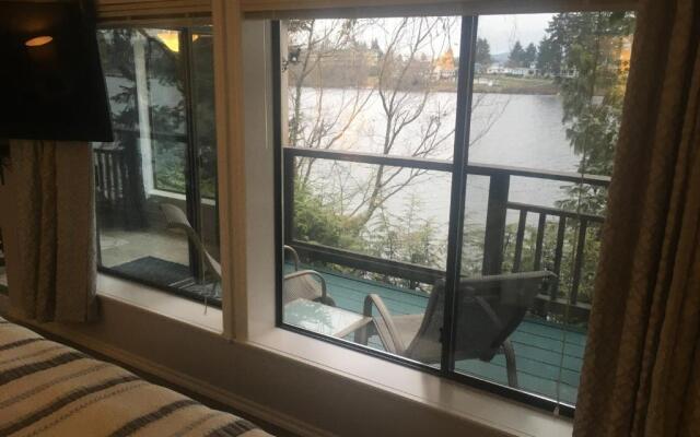 Long Lake Waterfront Bed and Breakfast