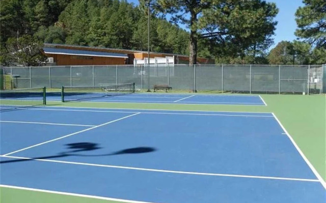 Paradise On The River Three Bedroom Cabin