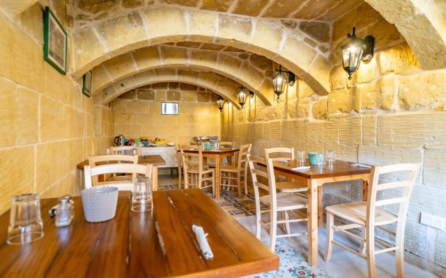 Ta' Pinu B&B