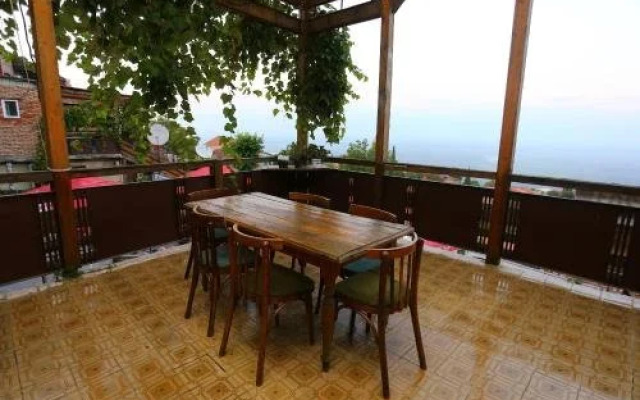 Guest House 2017