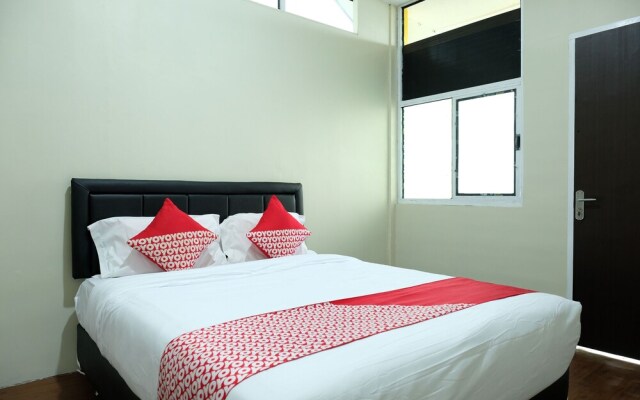 Guest House D'makmoer by OYO Rooms