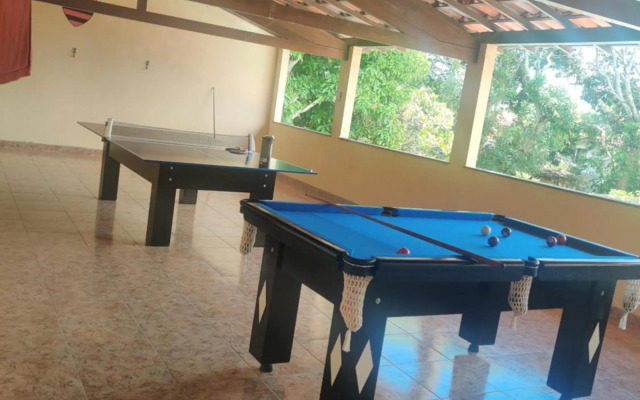 Casa muito espaçosa privativa com Piscina, Churrasqueira e área gourmet