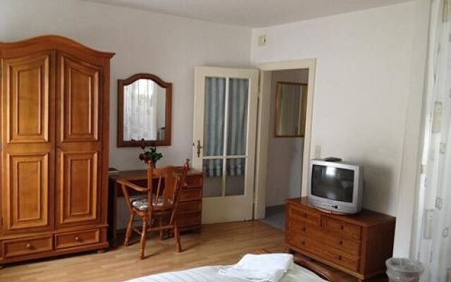 City Hotel-Garni