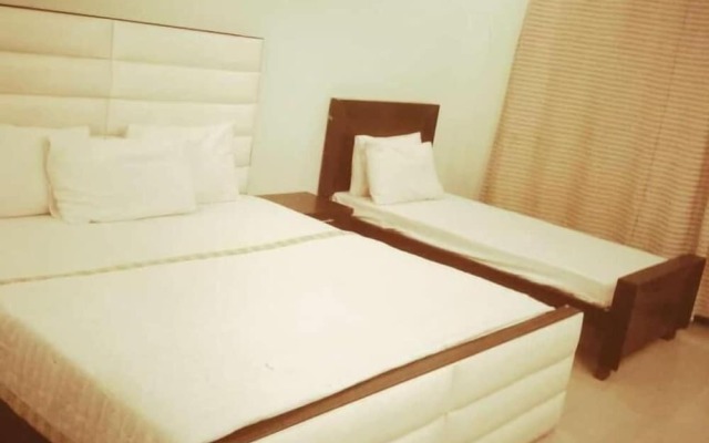 Hotel Versa Apartment and Lodges Lahore