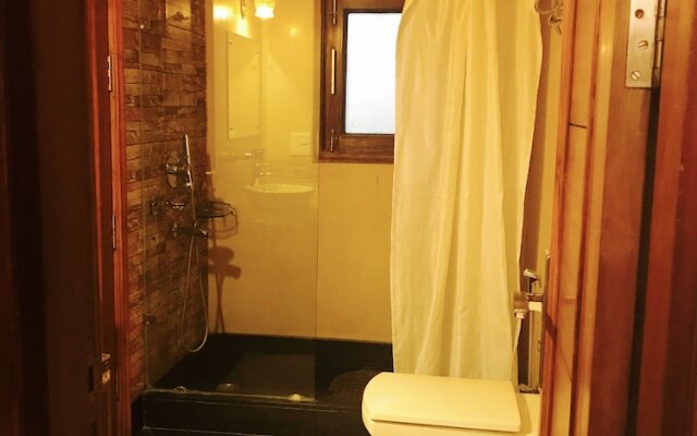 Skylink Suites & Apartments