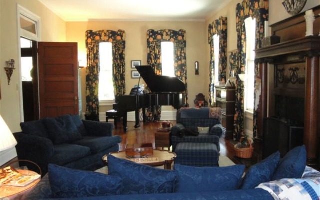 Sugar Magnolia Bed & Breakfast