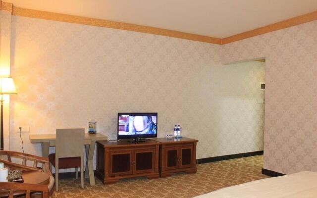 Super 8 Hotel - Guangzhou Baiyun Airport Renhe Station Inn