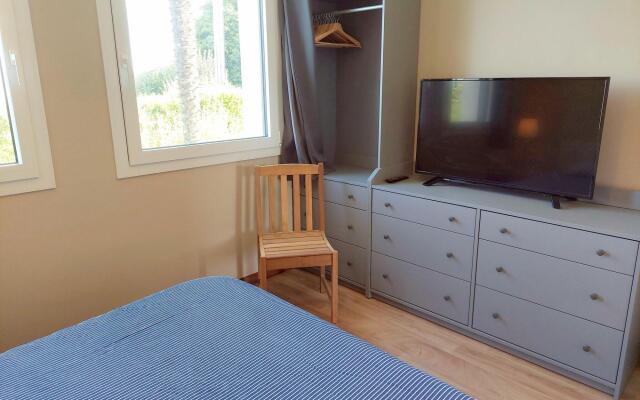 Breton holiday home in a quiet location near the beach