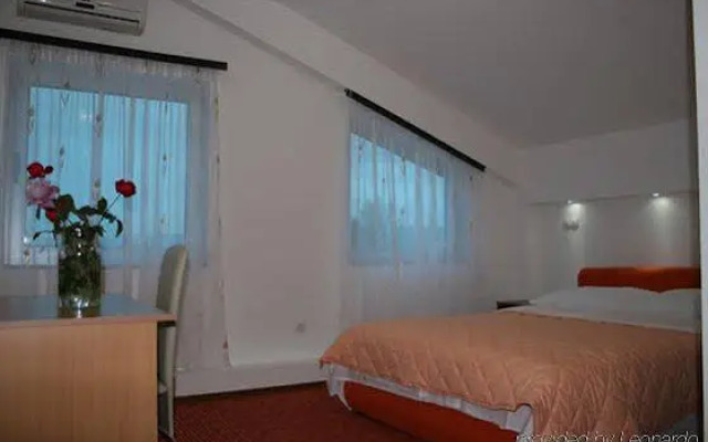 Motel Aura