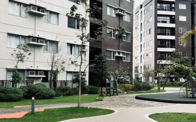 City Haven With Prime Views