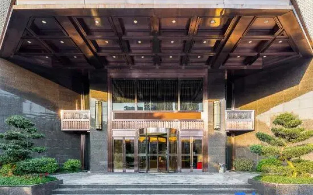 Rezen Kingtown Hotel (Chongqing Ranjiaba)