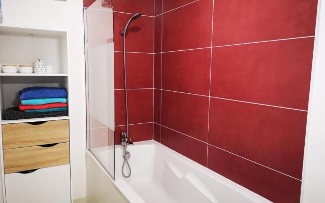 Agréable T2 neuf Ajaccio Climatisé Wi-Fi