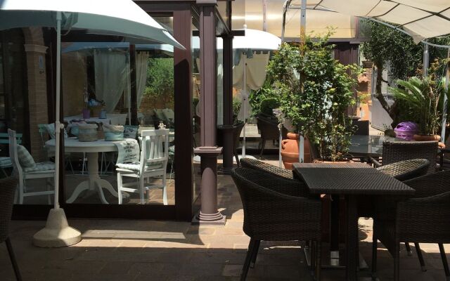 Euro House Inn Airport