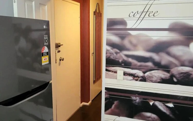 Homely 1 Bedroom Retreat in South Yarra With Balcony