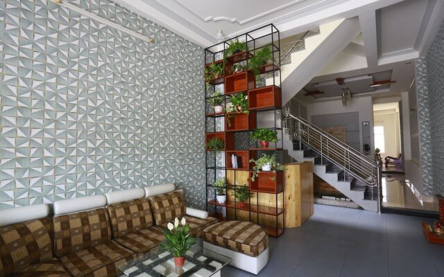 Santi Homestay DaNang