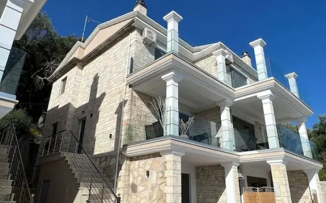 Meliana Homes