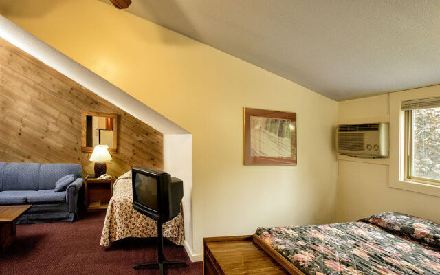 Snowy Owl Inn And Resort