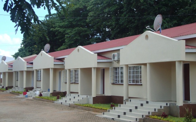 Riverside Hotel