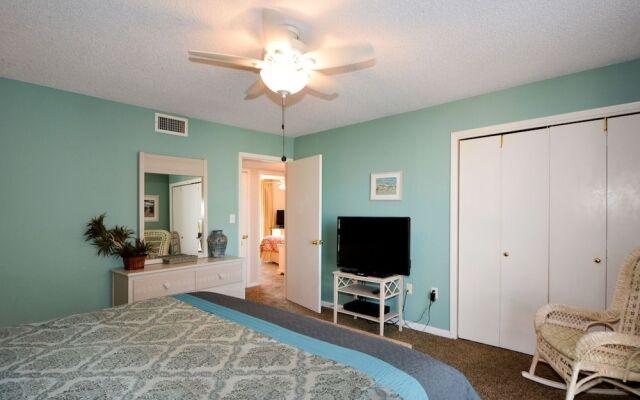 Shoreline 1041 Condo by RedAwning