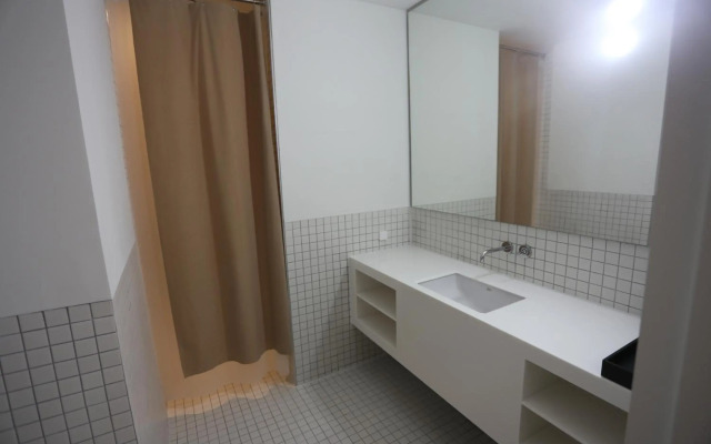 Hotel 498