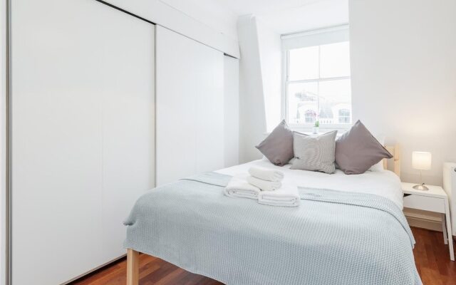 Bright stylish Nott Hill apart sleeps 6