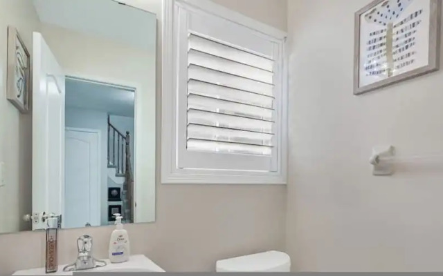 Spacious Whitby Haven 3BR Home Parking