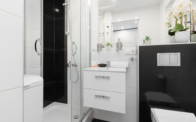 Apartment Popiełuszki Warsaw by Renters