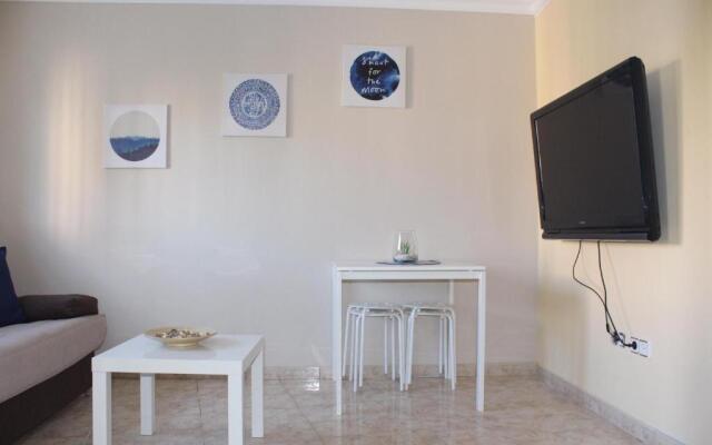 Nice and New Studio with balcony close to the city