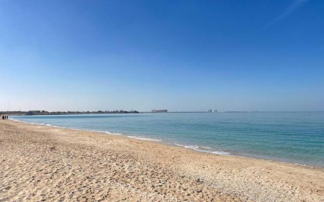 One Bedroom Sea View Holiday Home by the beach.