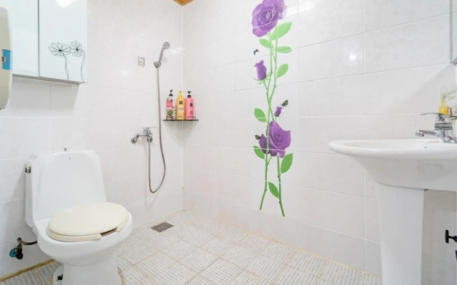 Gangneung Hayanwood Pension