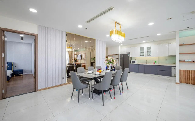 Long Apartment - Vinhomes Golden River