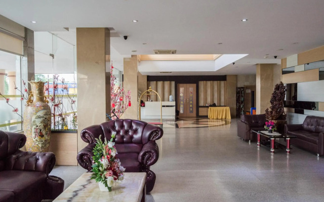 OYO 775 Aviari Hotel