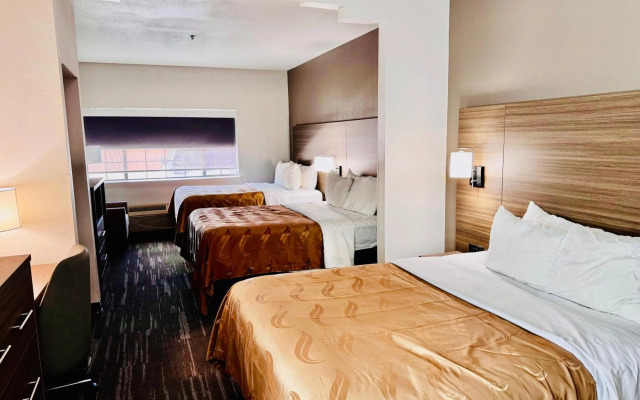 Quality Inn near SeaWorld - Lackland