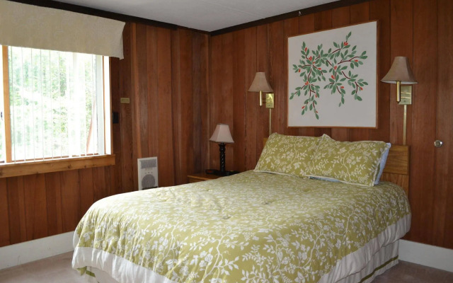 Cedar Village Condominiums