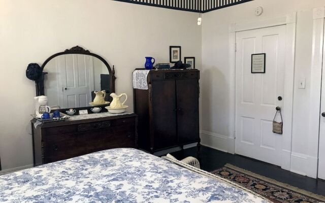 The Simmons-Bond Inn