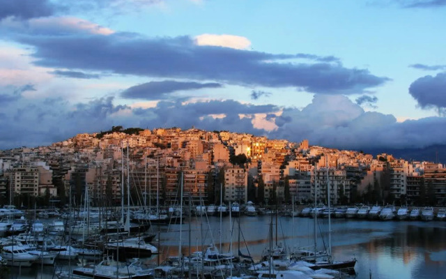 Athens Luxury Getaway - Pasalimani City Oasis