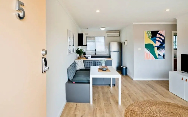 2 Bedroom Apt In Glenelg With Air-con